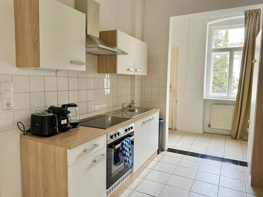 130 M2 Spacious 5 Bedroom Apartment Vienne