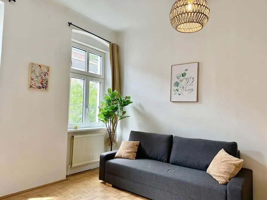 130 M2 Spacious 5 Bedroom Apartment Vienna 0*,