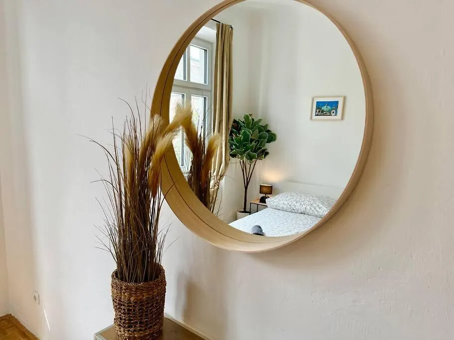 130 M2 Spacious 5 Bedroom Apartment Vienna